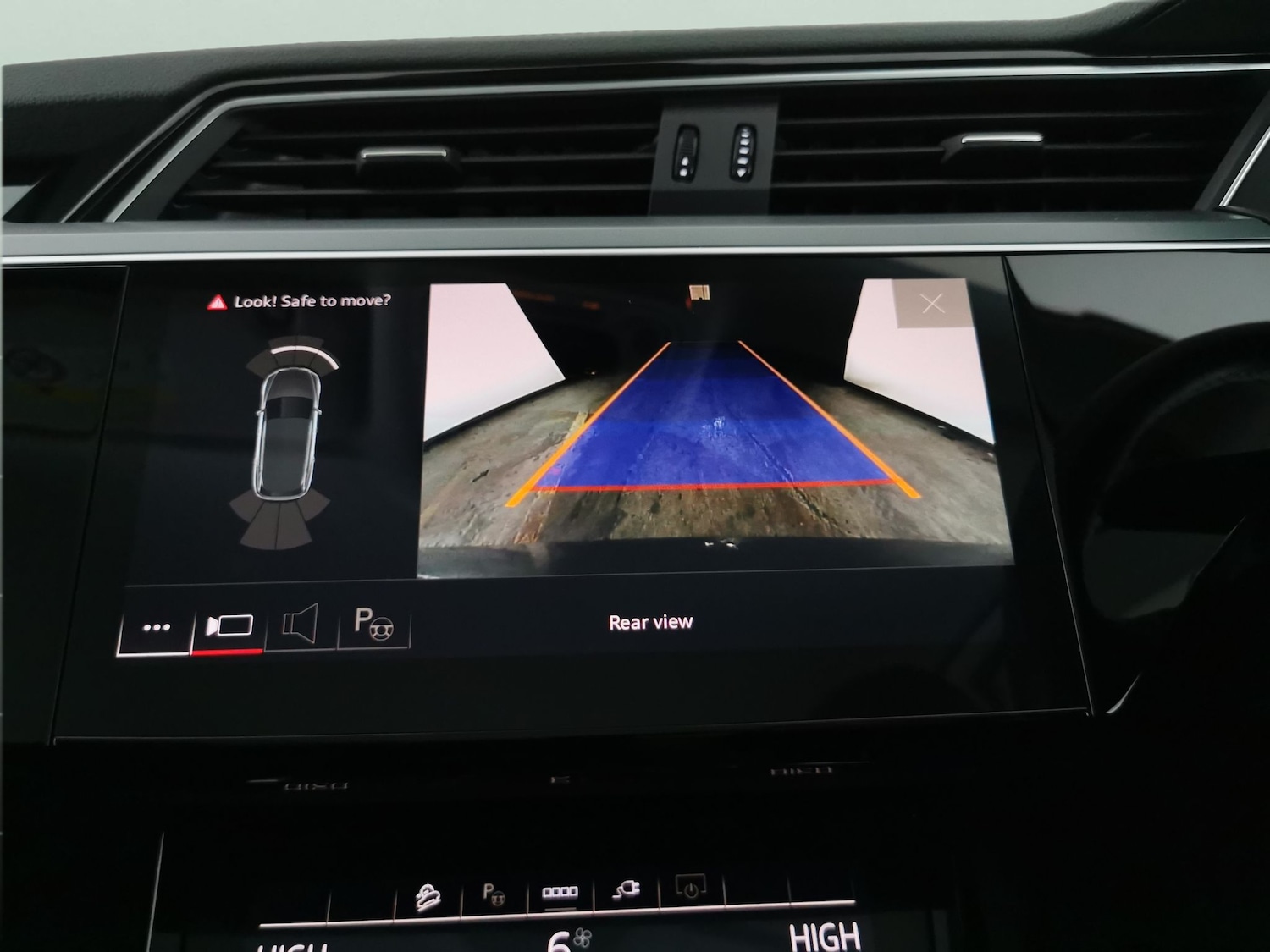 Used Audi e-tron 2021 for sale - 77052711: Photo 6