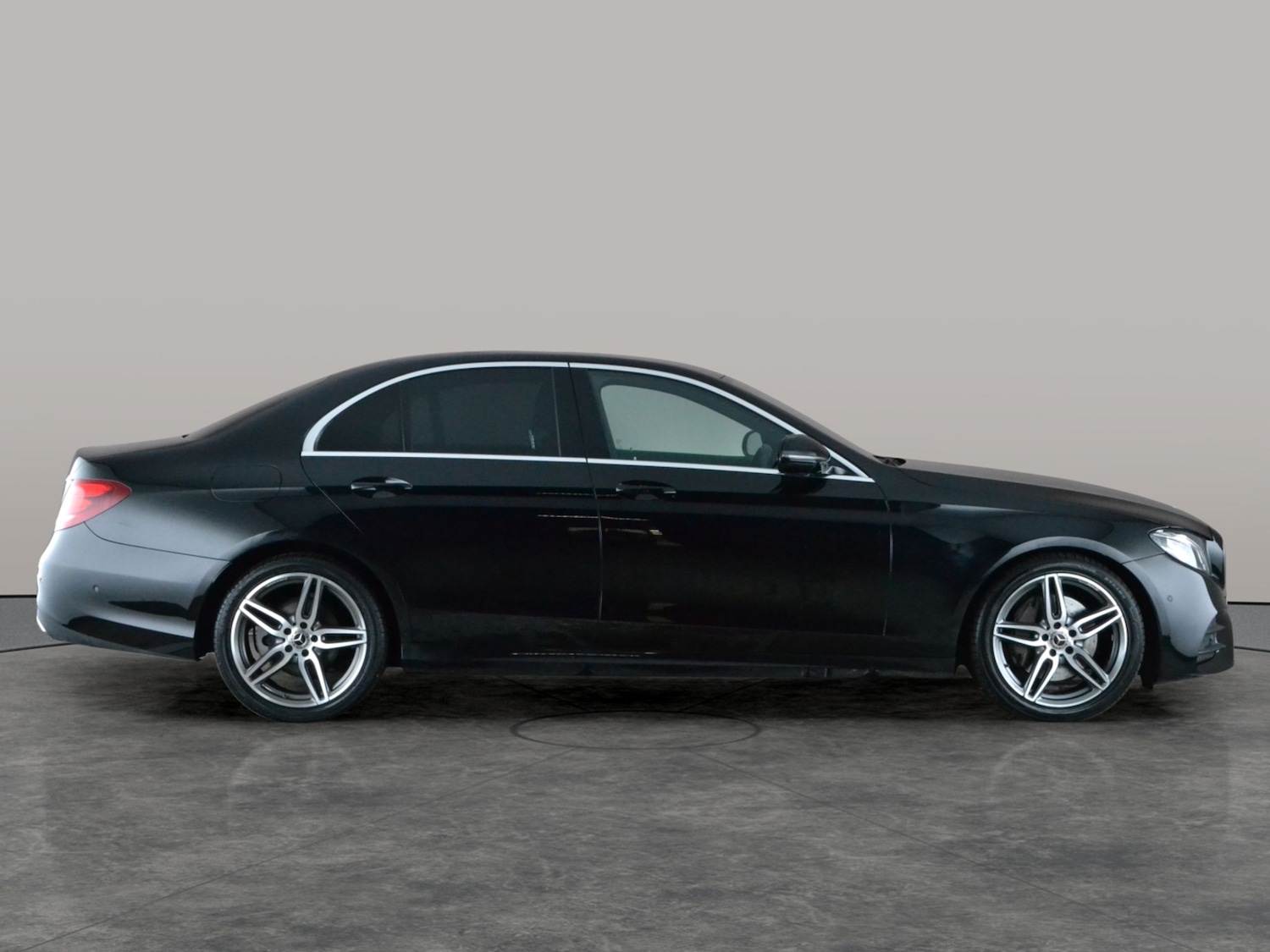 Used Mercedes-Benz E Class 2019 for sale - 77639926: Photo 10