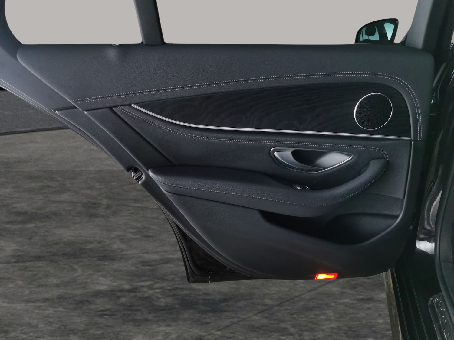 Used Mercedes-Benz E Class 2019 for sale - 77639926: Photo 32