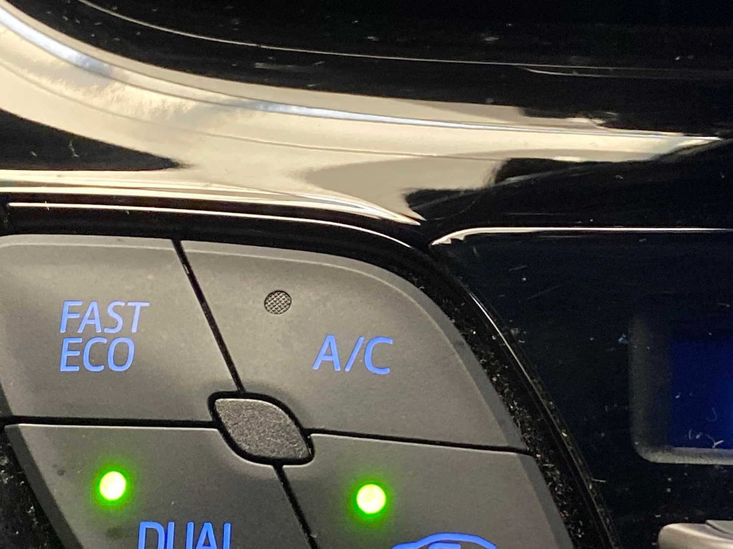 Used Toyota C-HR 2023 for sale - 78139956: Photo 18