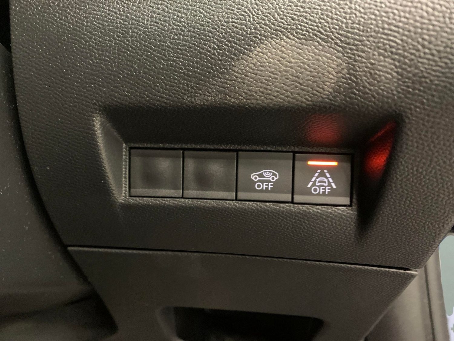 Used Peugeot E-2008 2022 for sale - 76390352: Photo 28