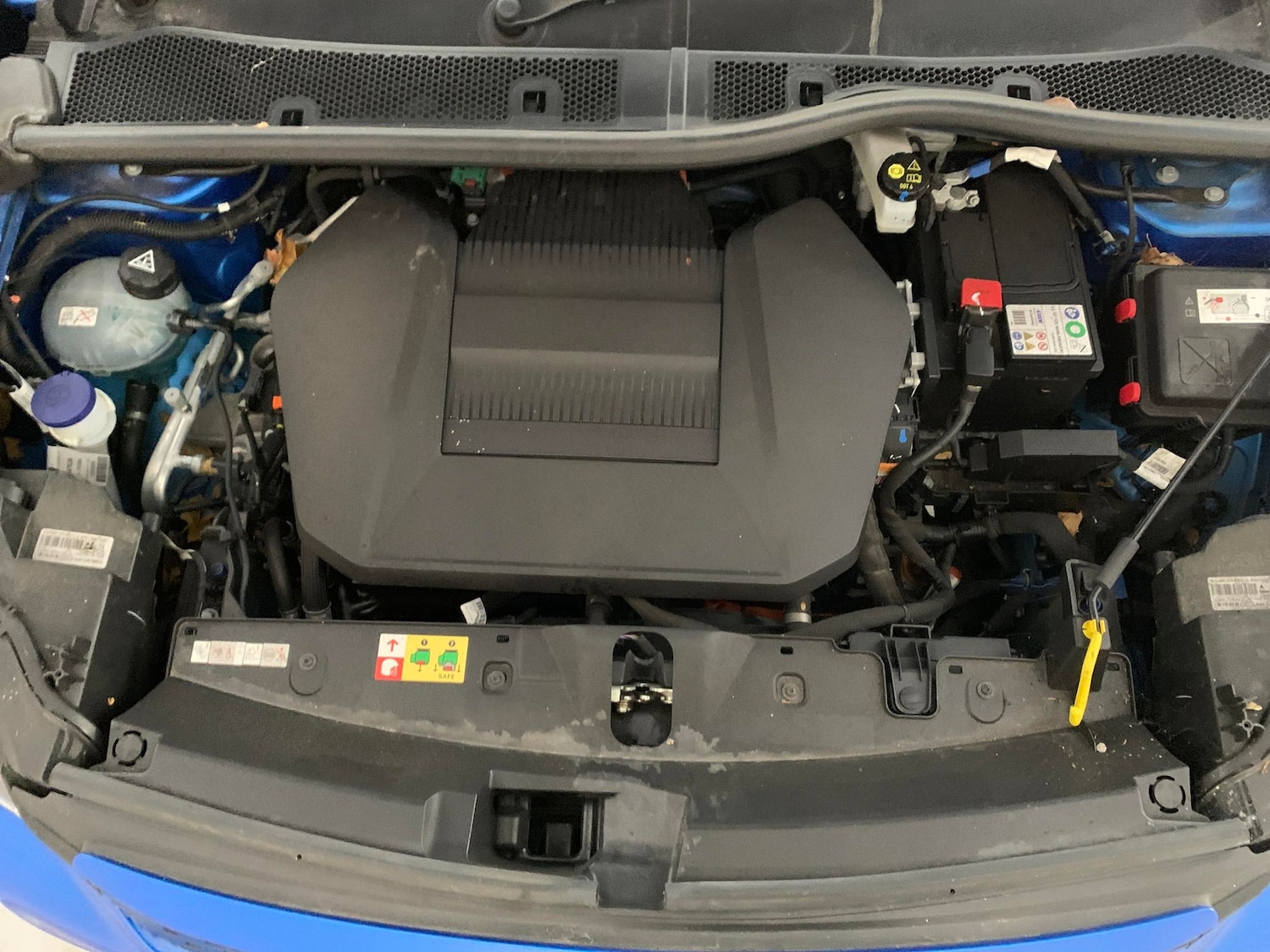 Used Peugeot E-2008 2022 for sale - 76390352: Photo 44