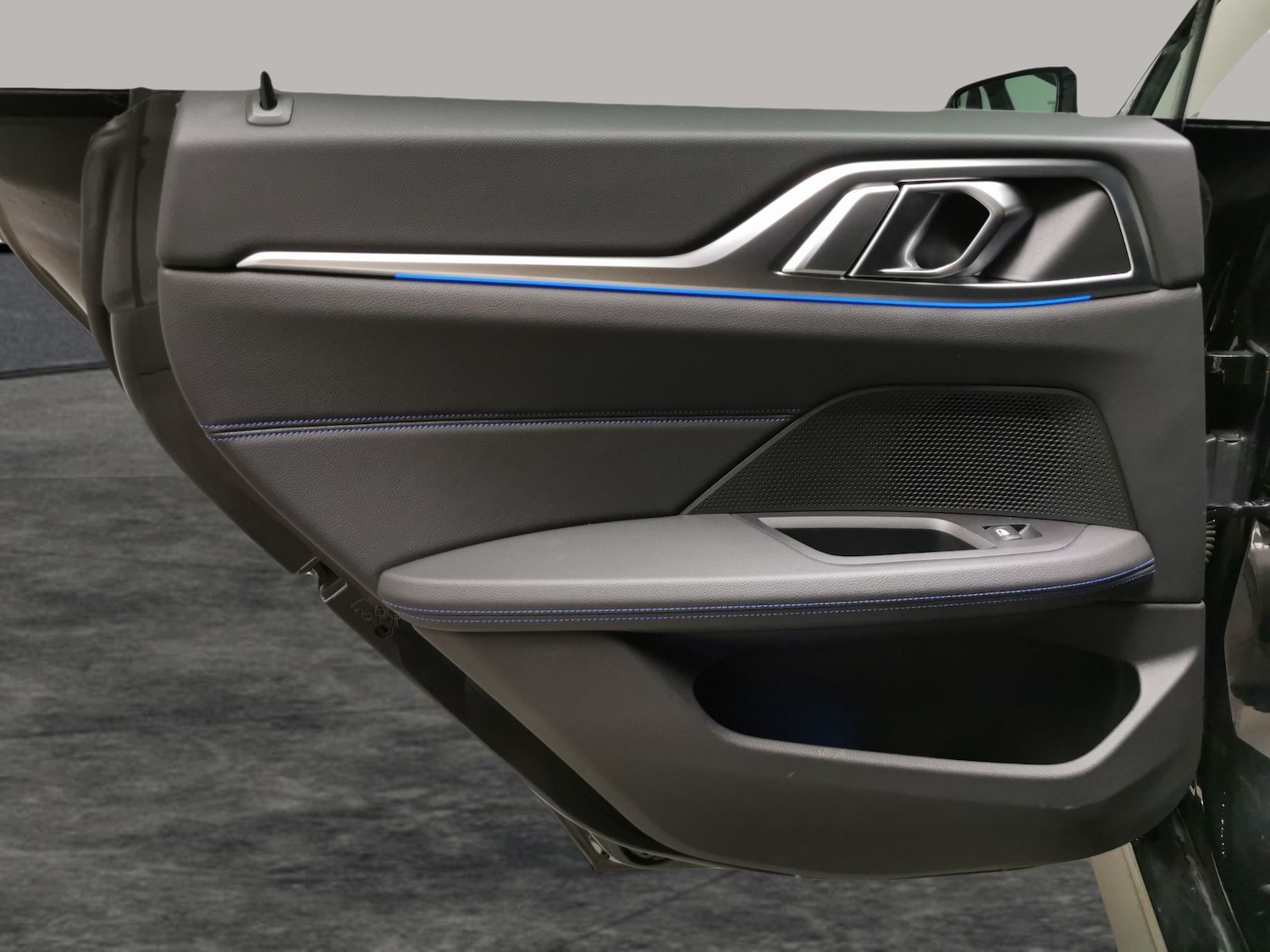 Used BMW i4 2022 for sale - 77219111: Photo 24