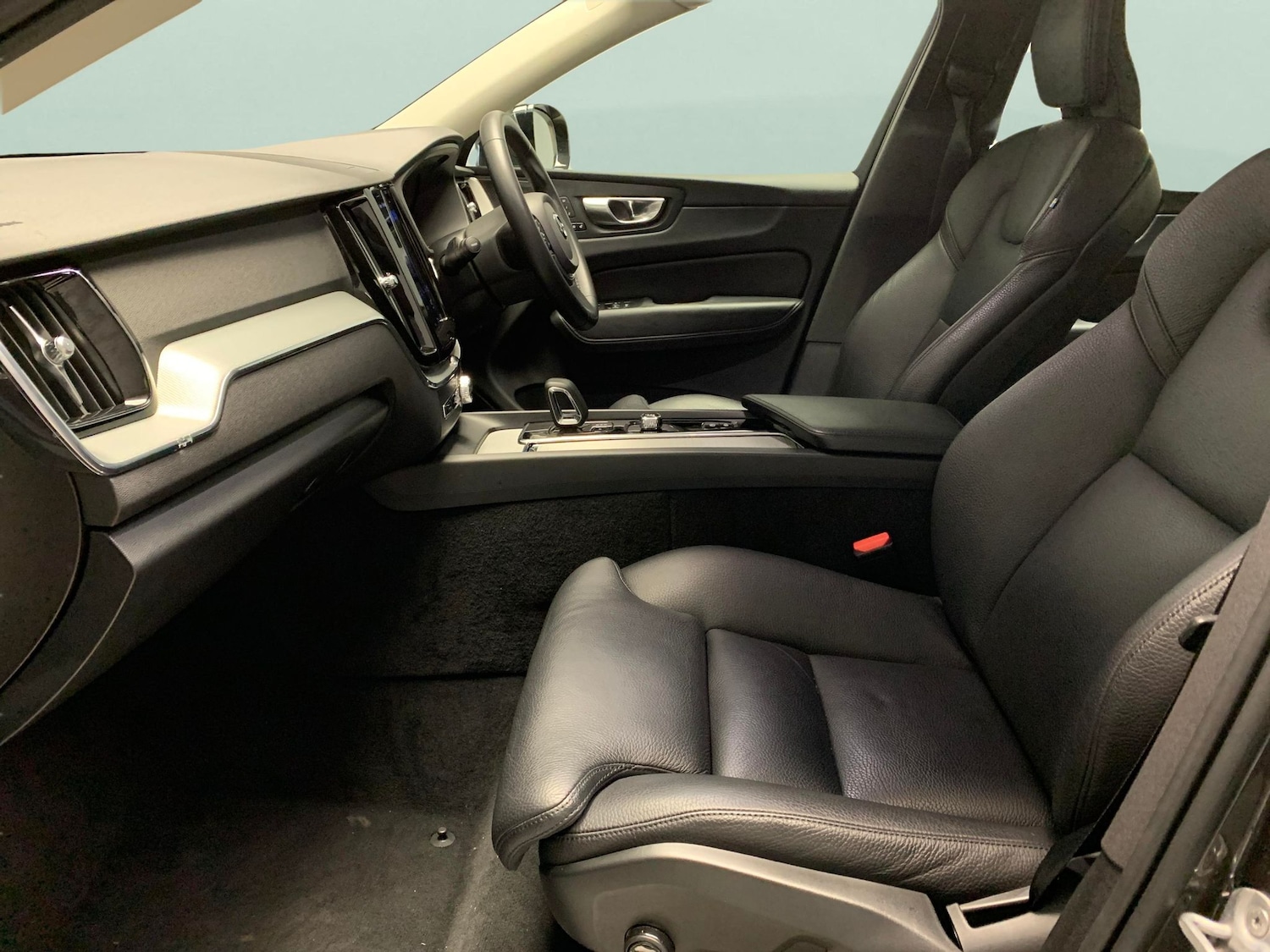 Used Volvo XC60 for sale - 76725305: Photo 4