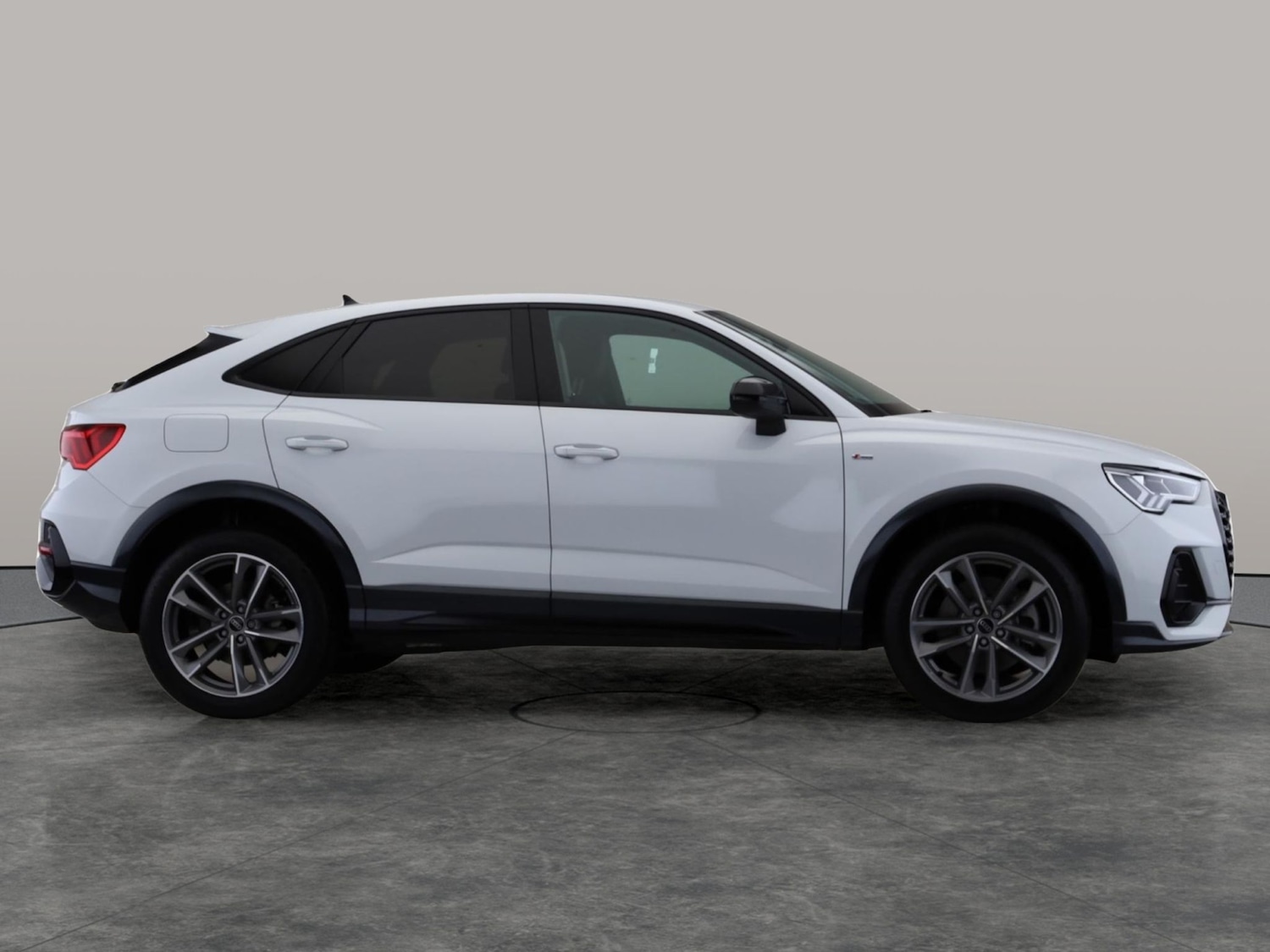 Used Audi Q3 2023 for sale - 77890342: Photo 5