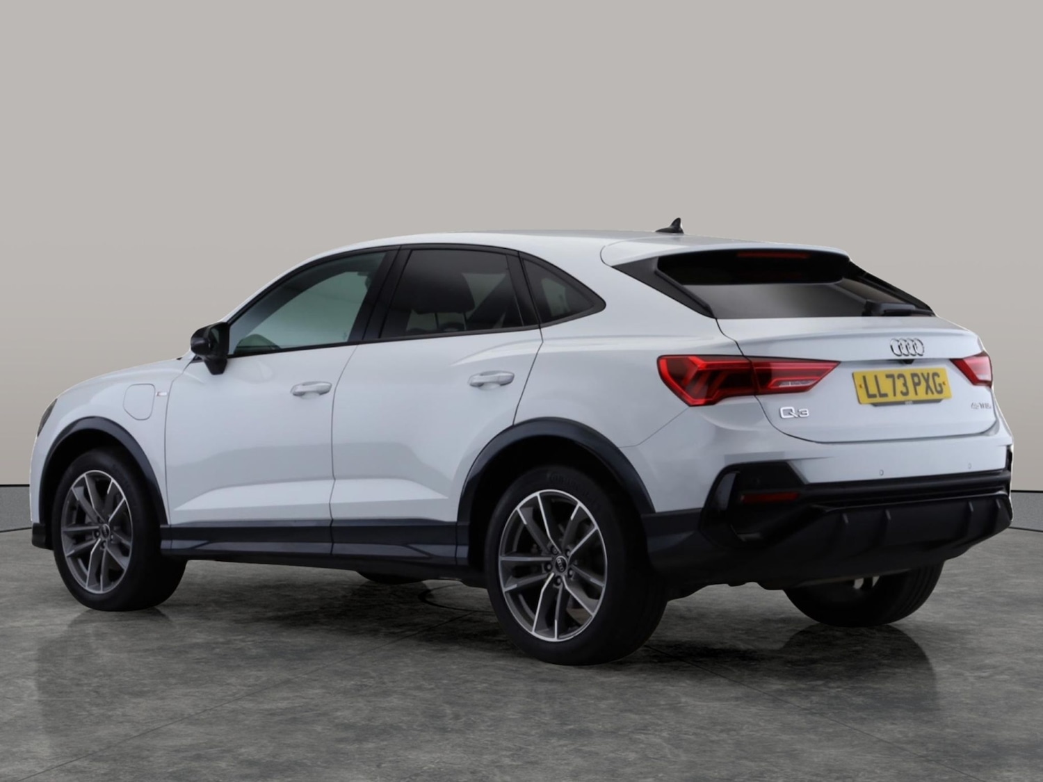 Used Audi Q3 2023 for sale - 77890342: Photo 8