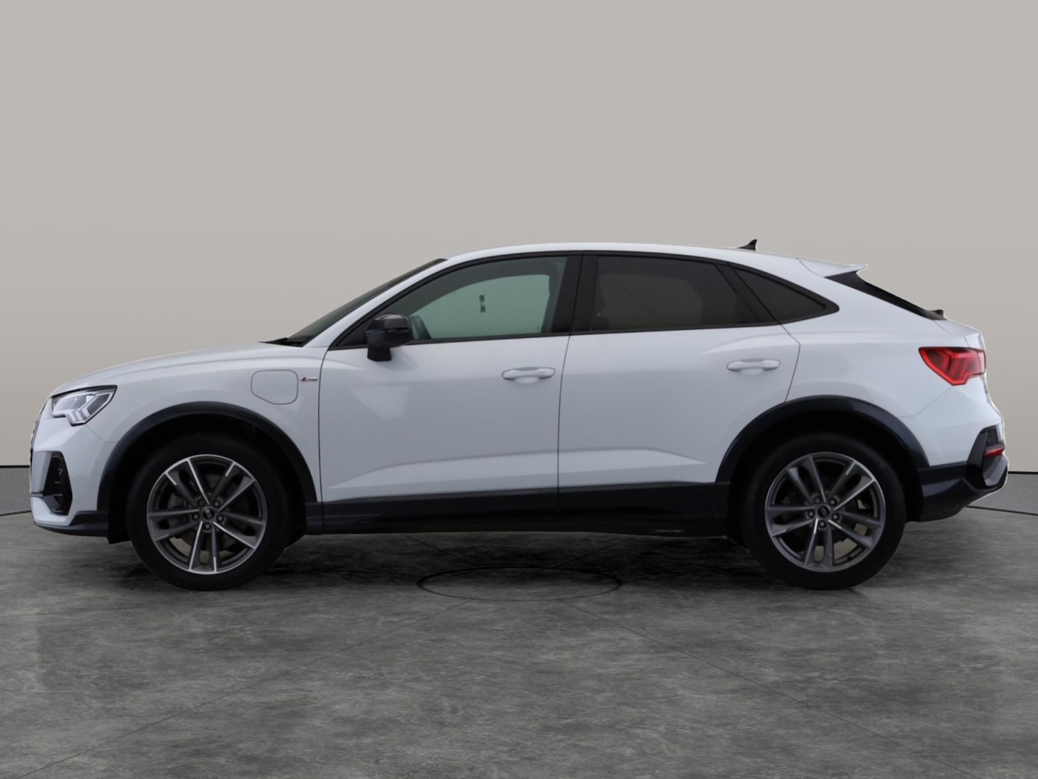 Used Audi Q3 2023 for sale - 77890342: Photo 9