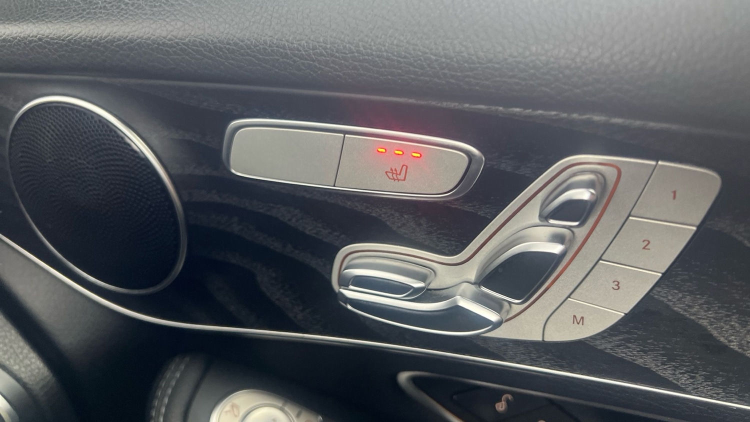 Used Mercedes-Benz GLC 2018 for sale - 77350805: Photo 27