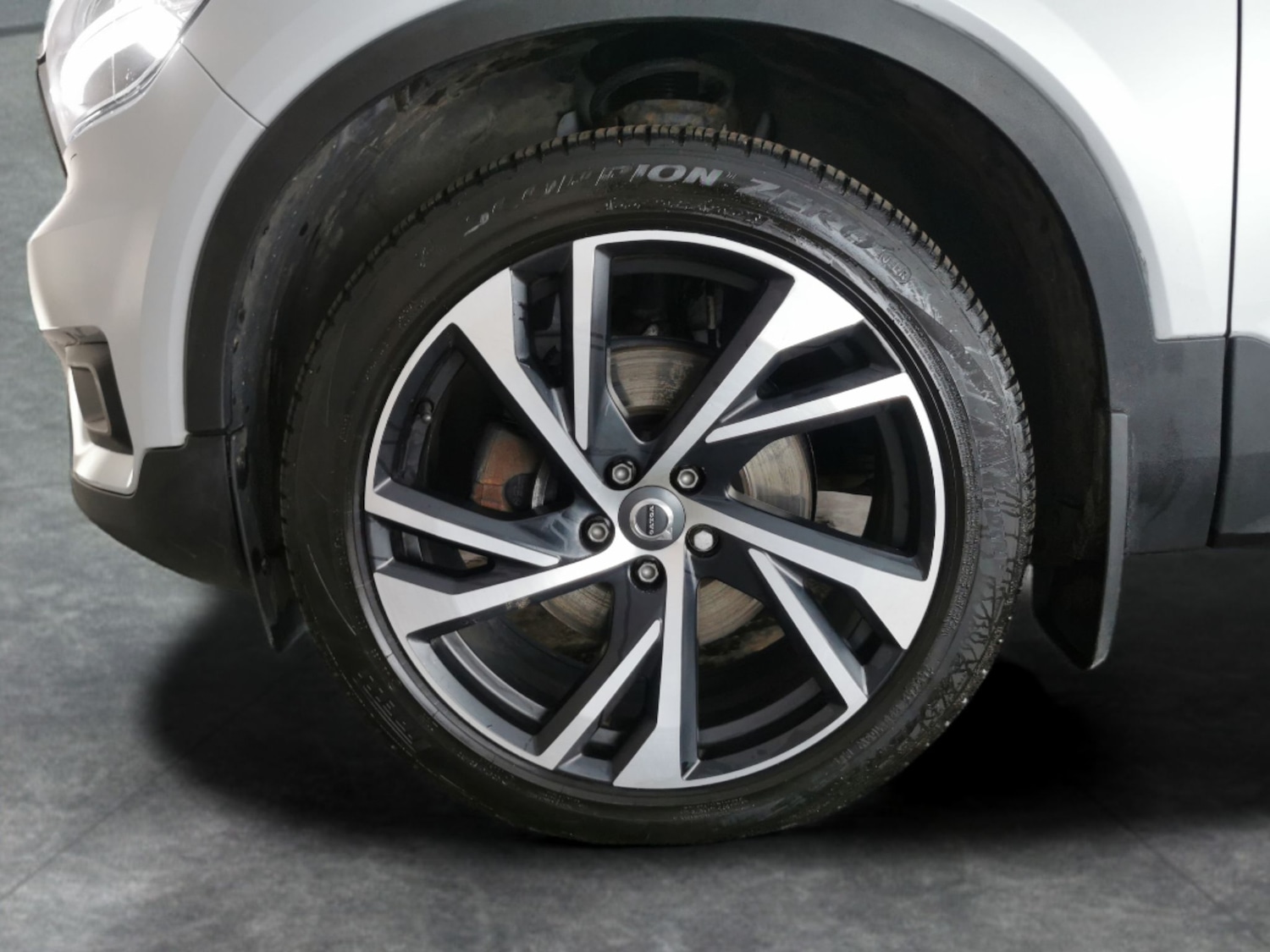 Used Volvo XC40 2019 for sale - 78025383: Photo 24