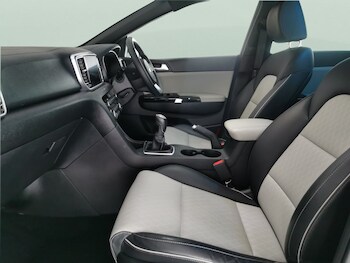 Used Kia Sportage 2021 for sale - 75922999: Photo