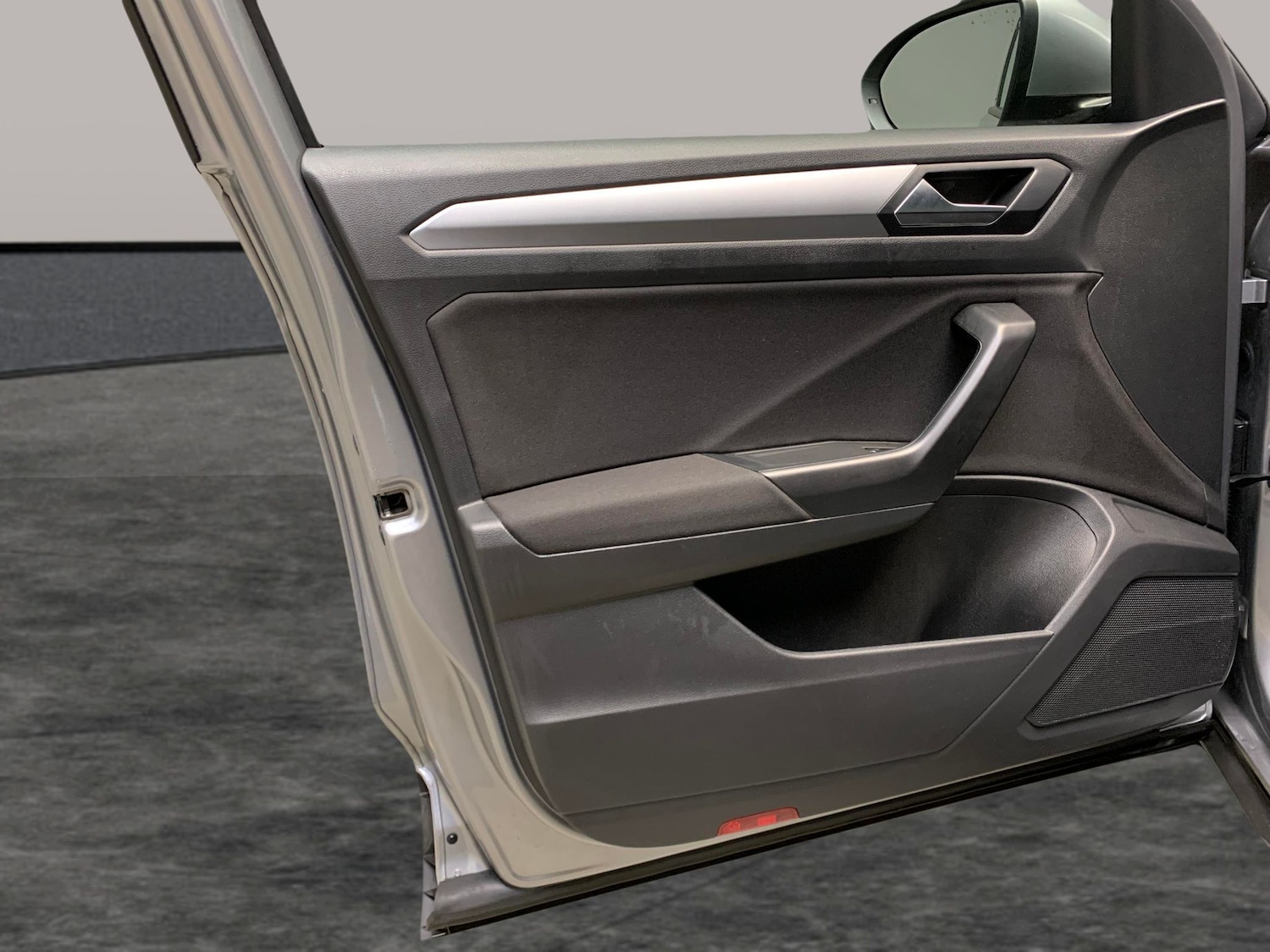 Used Volkswagen T-Roc for sale - 77239784: Photo 22