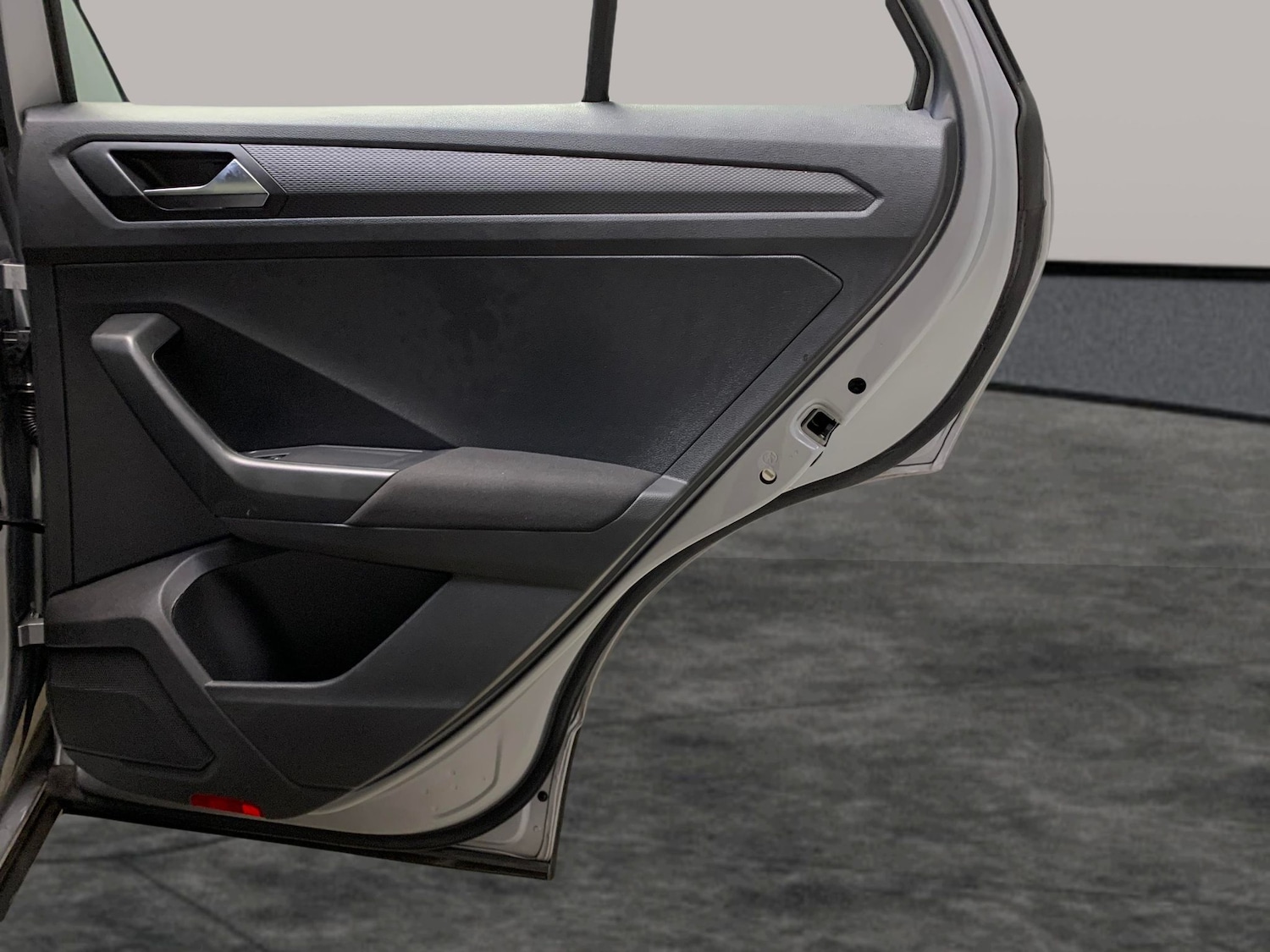 Used Volkswagen T-Roc for sale - 77239784: Photo 24