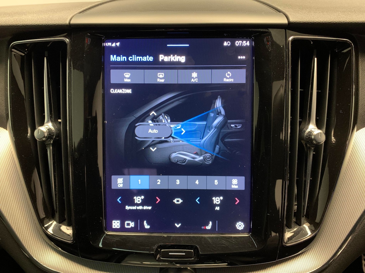 Used Volvo XC60 2021 for sale - 77485231: Photo 15