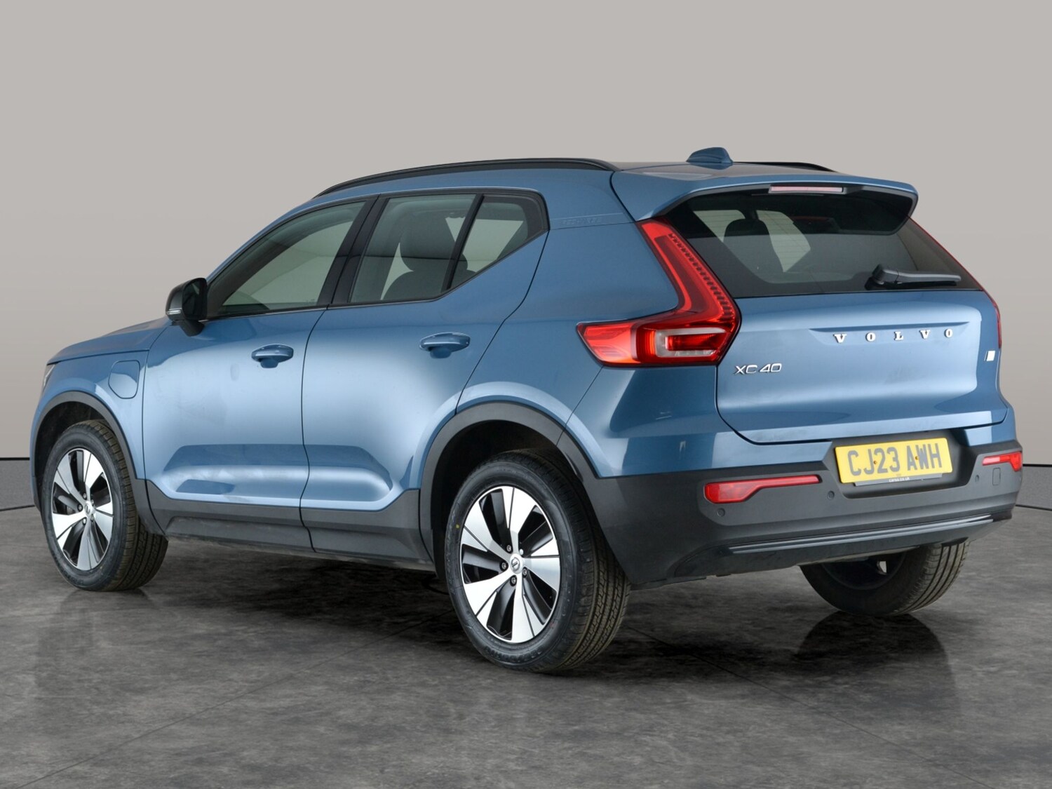 Used Volvo XC40 2023 for sale - 77842047: Photo 13
