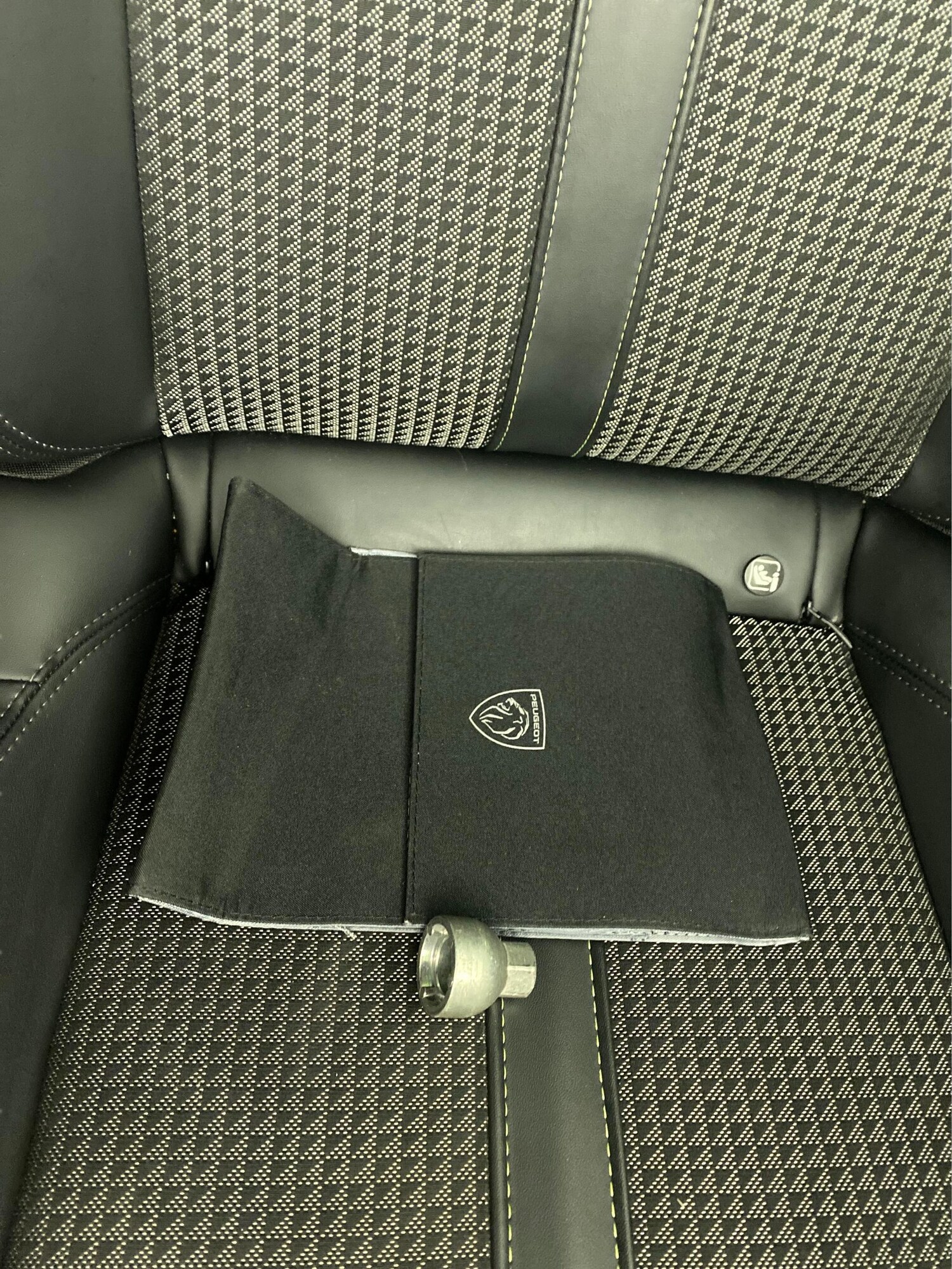 Used Peugeot E-2008 for sale - 77364962: Photo 30