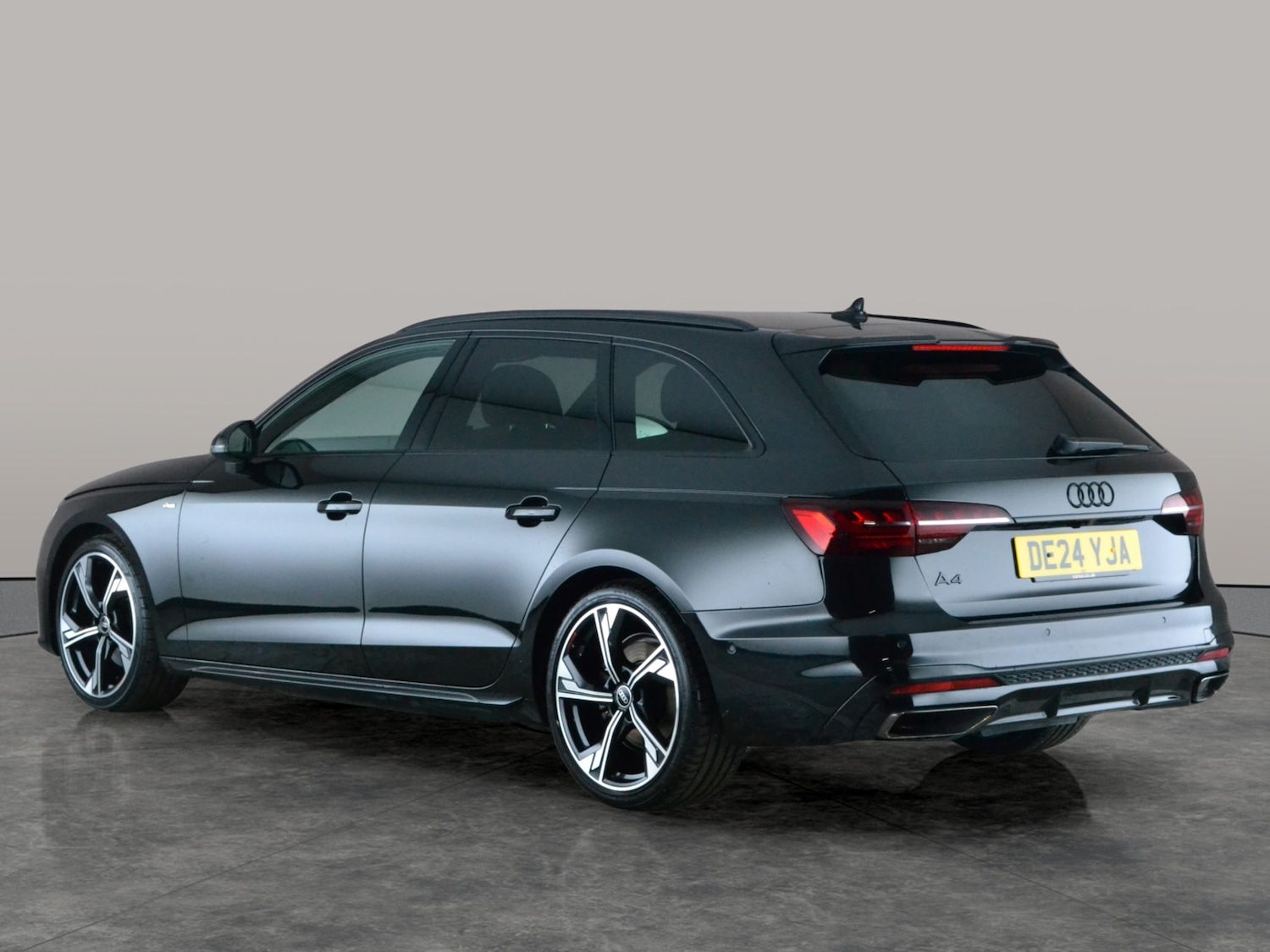 Used Audi A4 2024 for sale - 77918346: Photo 13