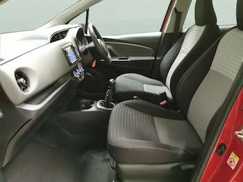 Used Toyota Yaris 2018 for sale - 76577817: Photo