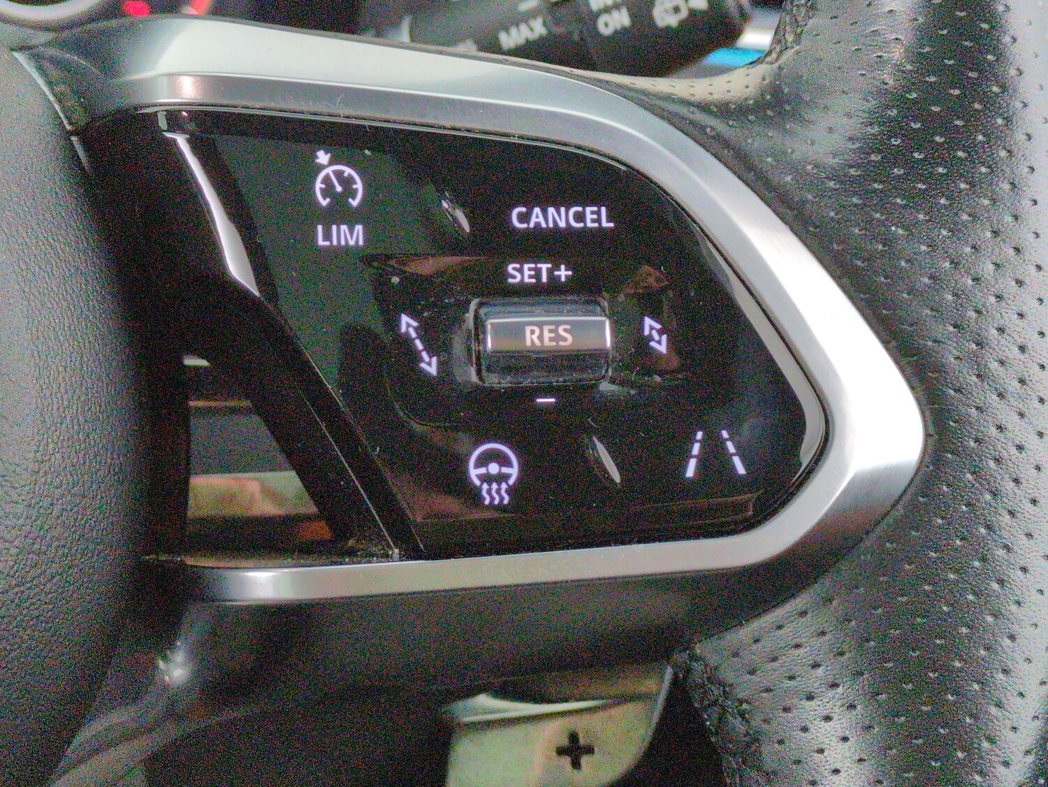 Used Jaguar F-Pace 2023 for sale - 77638365: Photo 24