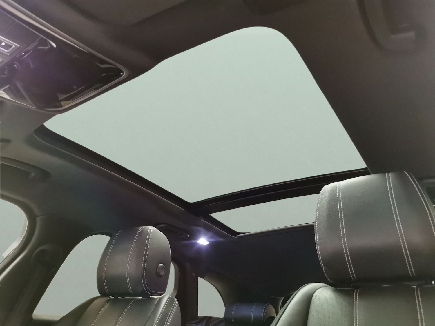 Used Land Rover Range Rover Velar 2021 for sale - 76940339: Photo 5