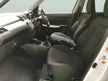 Used Suzuki Swift 2023 for sale - 75454365: Photo