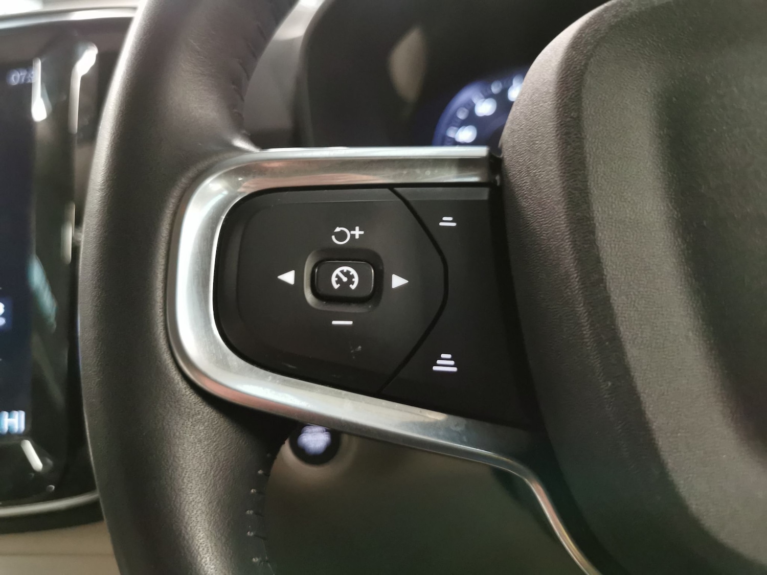 Used Volvo XC40 2021 for sale - 76668779: Photo 17