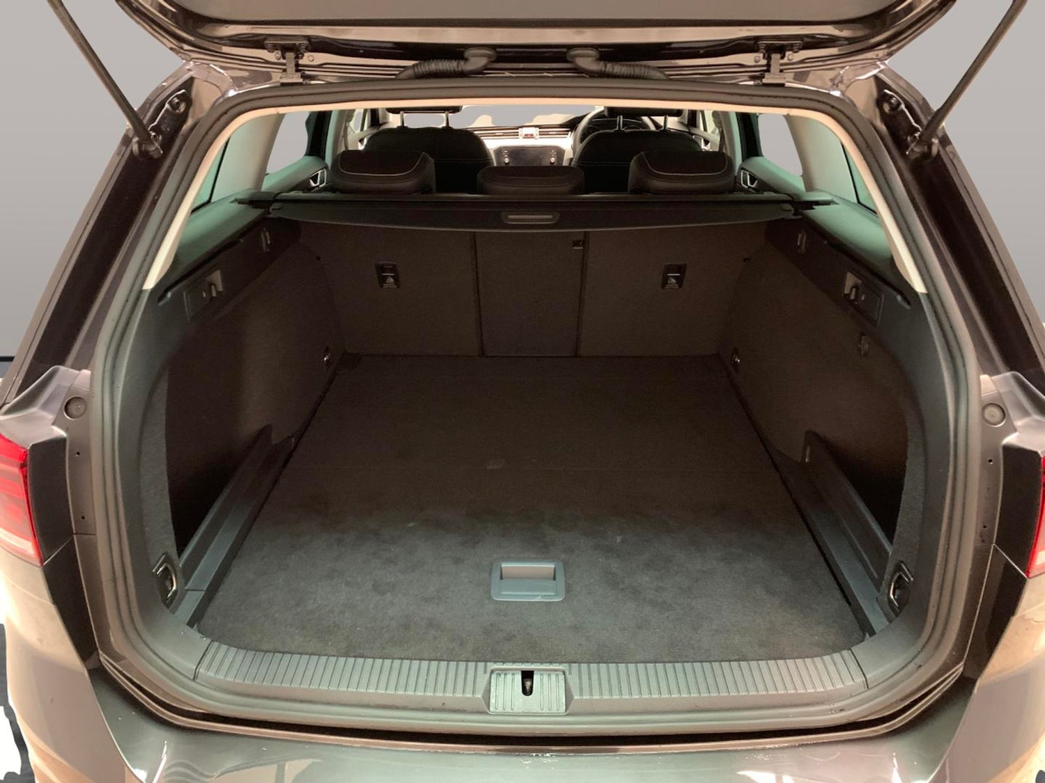 Used Volkswagen Passat 2022 for sale - 77084745: Photo 31