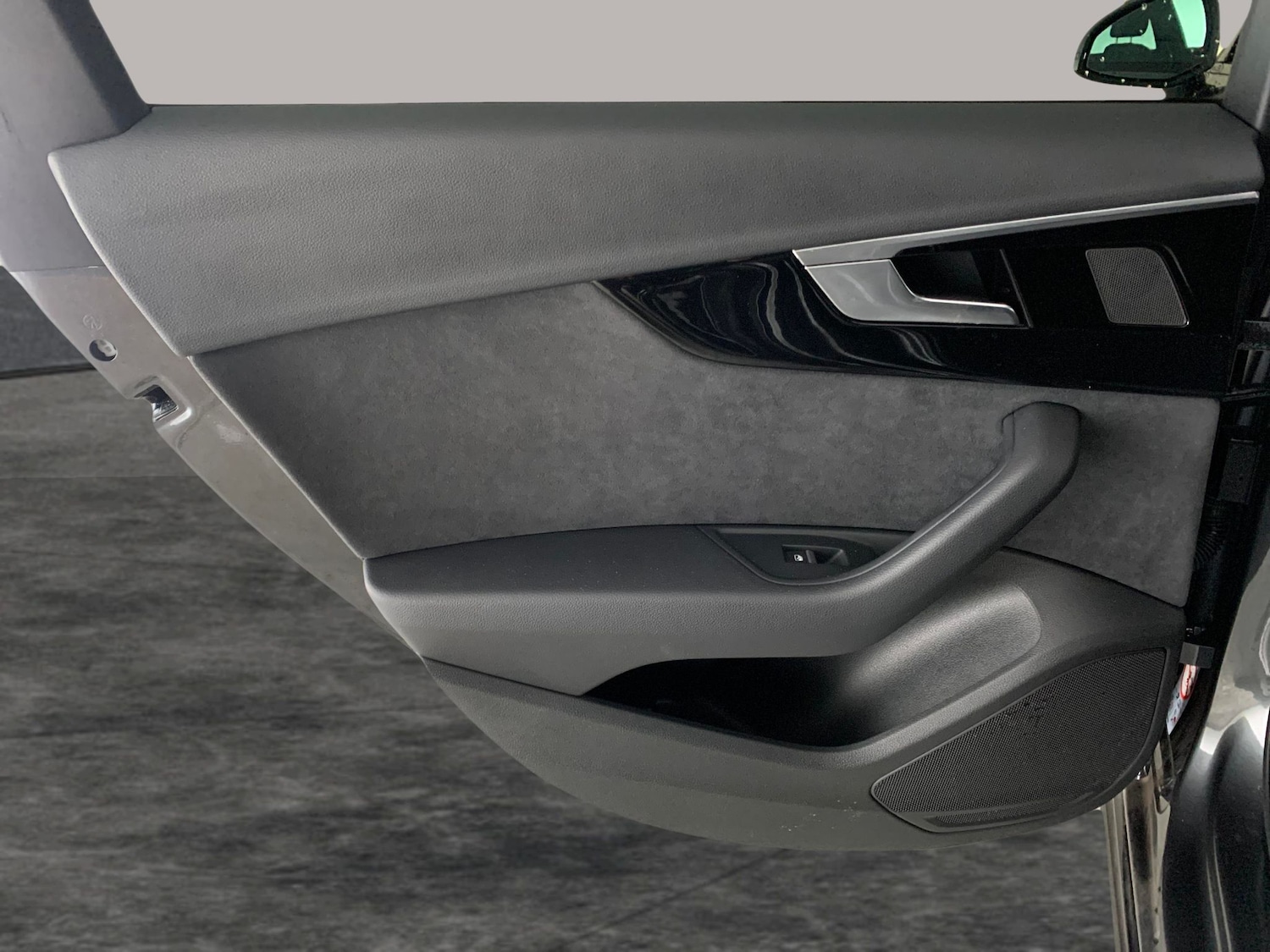 Used Audi A4 2023 for sale - 77170956: Photo 32