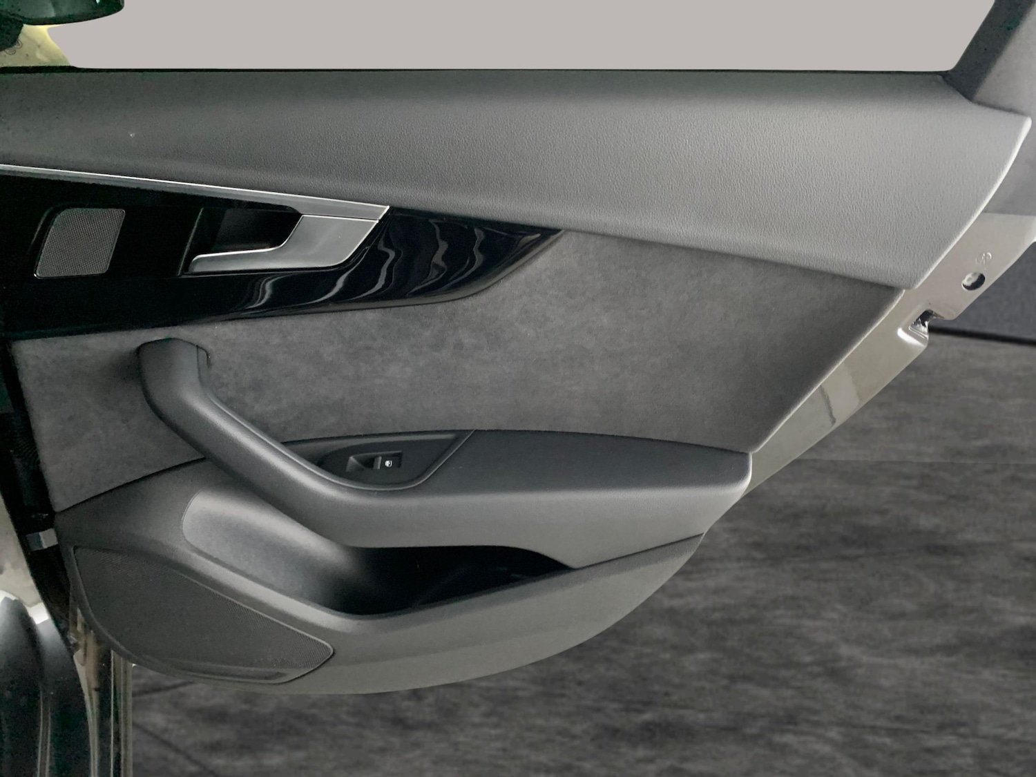 Used Audi A4 2023 for sale - 77170956: Photo 33