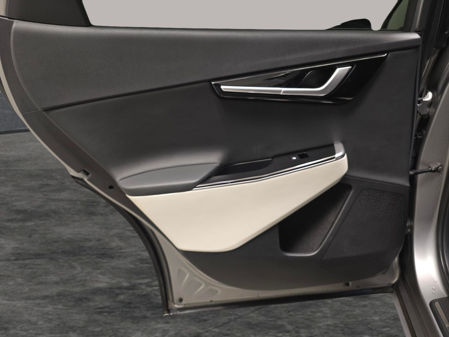 Used Kia EV6 2022 for sale - 76650848: Photo 28