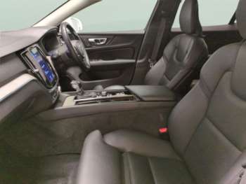 Used Volvo V60 2019 for sale - 75135671: Photo