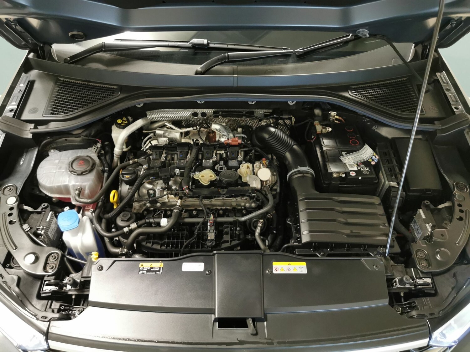 Used Volkswagen T-Roc 2023 for sale - 77600882: Photo 29