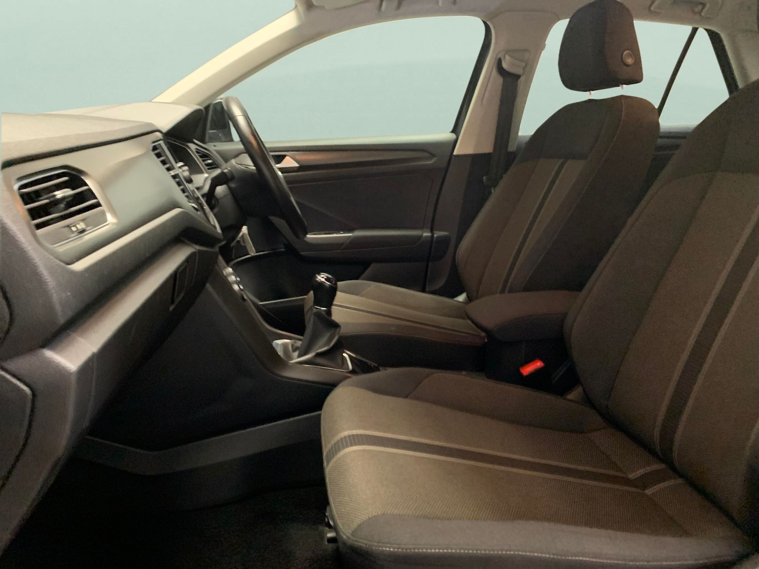 Used Volkswagen T-Roc 2019 for sale - 77698599: Photo 4