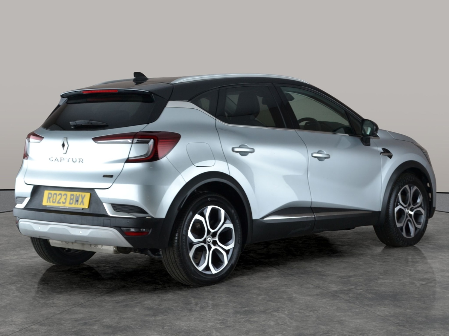 Used Renault Captur 2023 for sale - 77399471: Photo 10