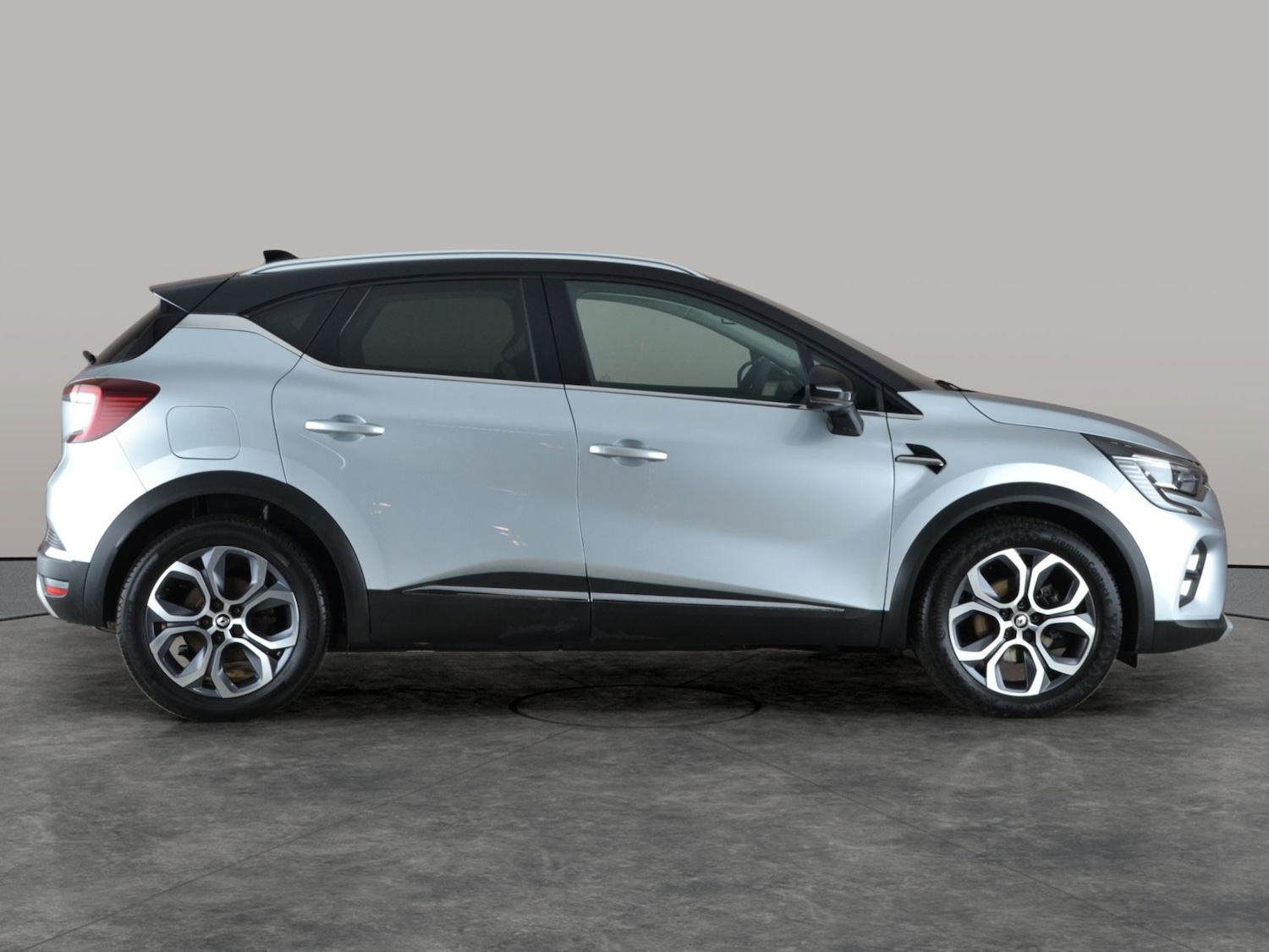 Used Renault Captur 2023 for sale - 77399471: Photo 9