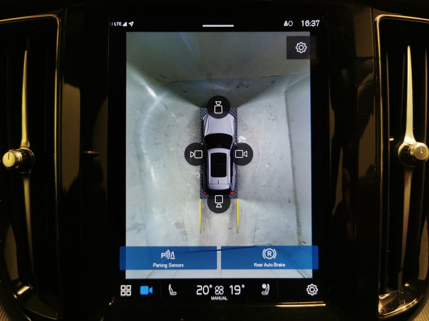 Used Volvo XC60 2023 for sale - 77165694: Photo 7