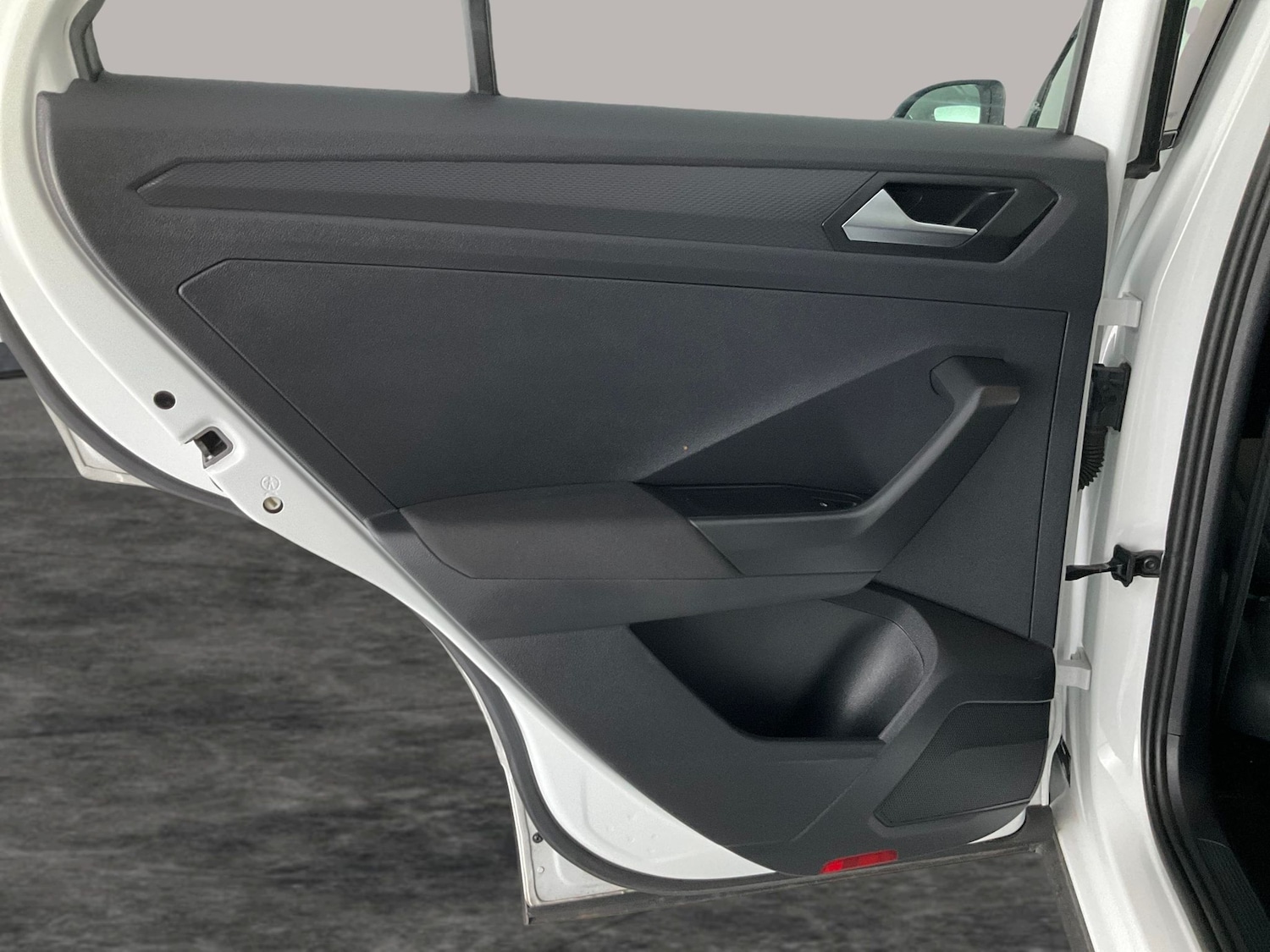 Used Volkswagen T-Roc 2023 for sale - 76590043: Photo 34