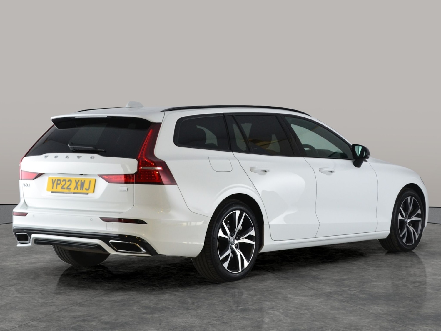 Used Volvo V60 2022 for sale - 76669384: Photo 10