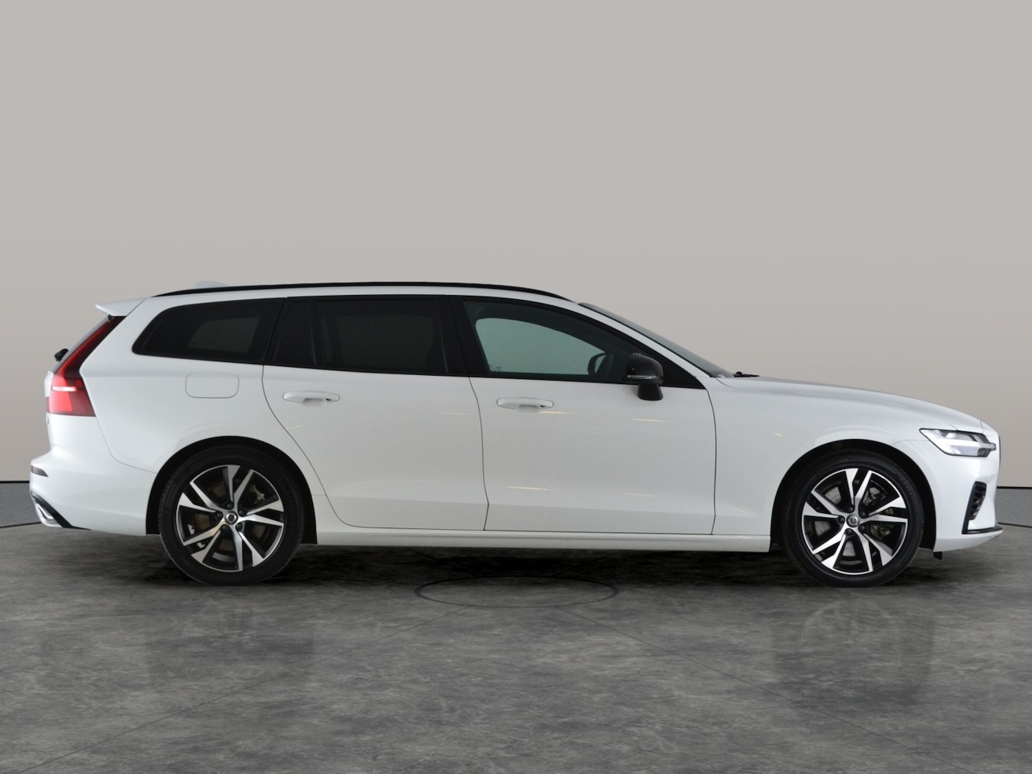 Used Volvo V60 2022 for sale - 76669384: Photo 11