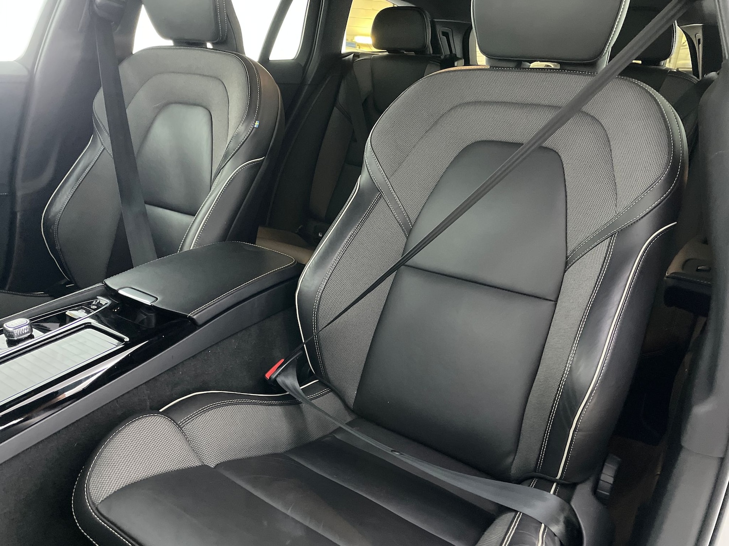 Used Volvo V60 2022 for sale - 76669384: Photo 14