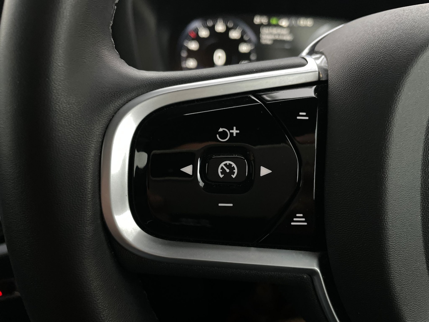 Used Volvo V60 2022 for sale - 76669384: Photo 26