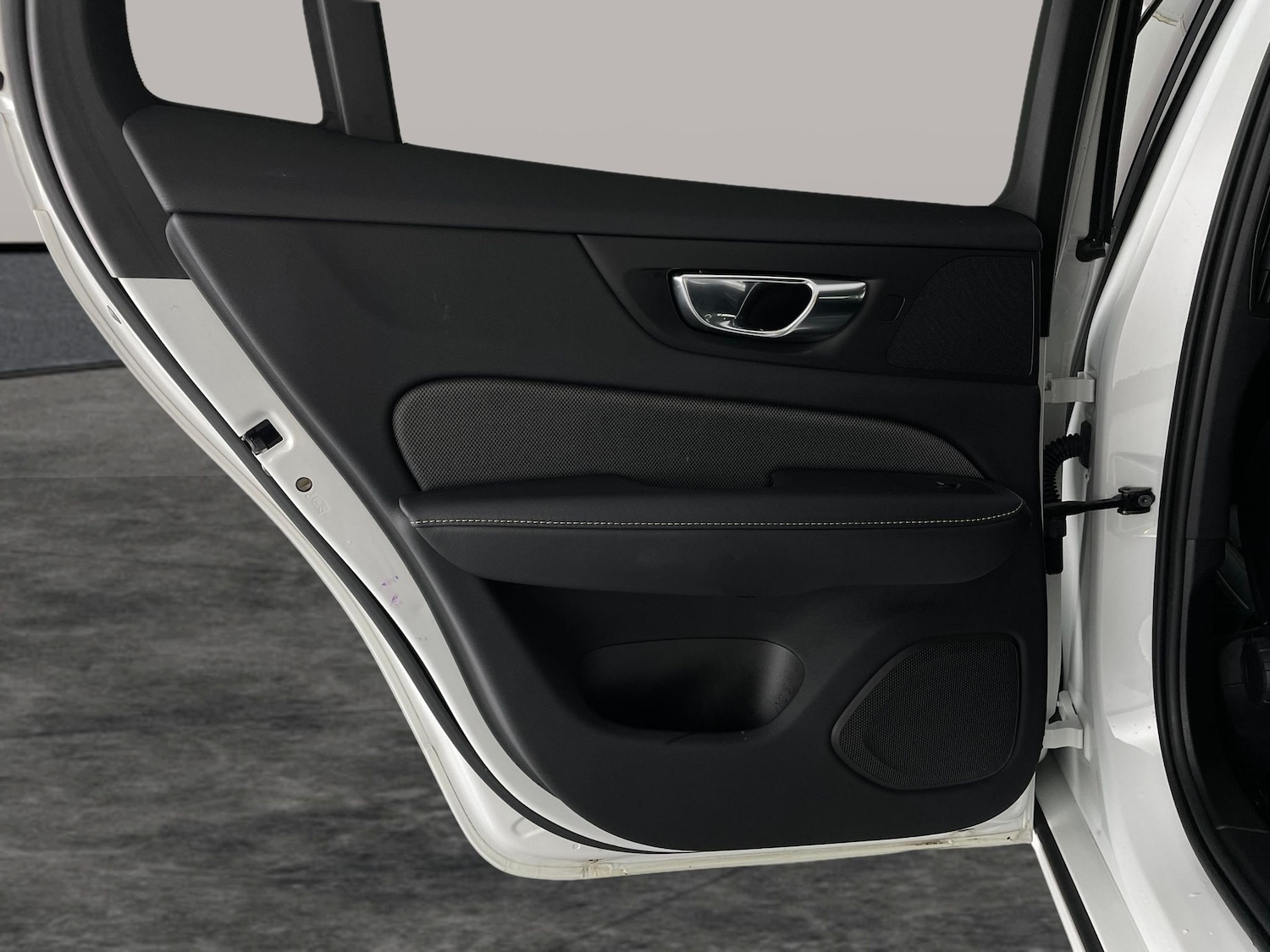 Used Volvo V60 2022 for sale - 76669384: Photo 37