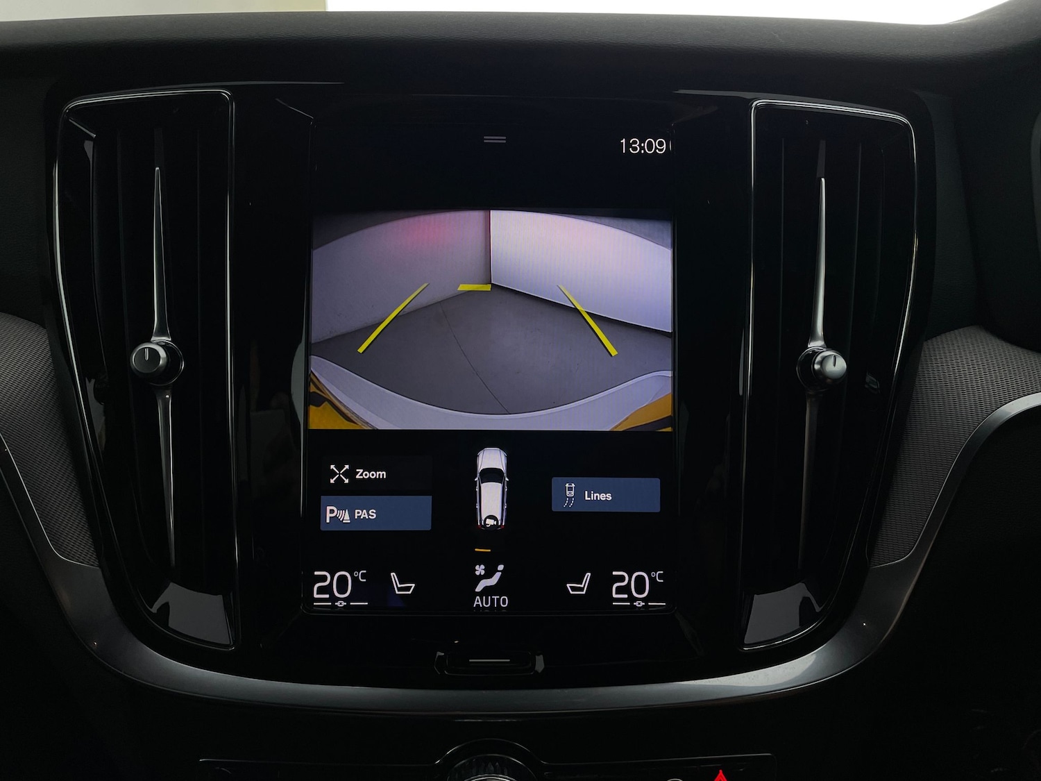 Used Volvo V60 2022 for sale - 76669384: Photo 6