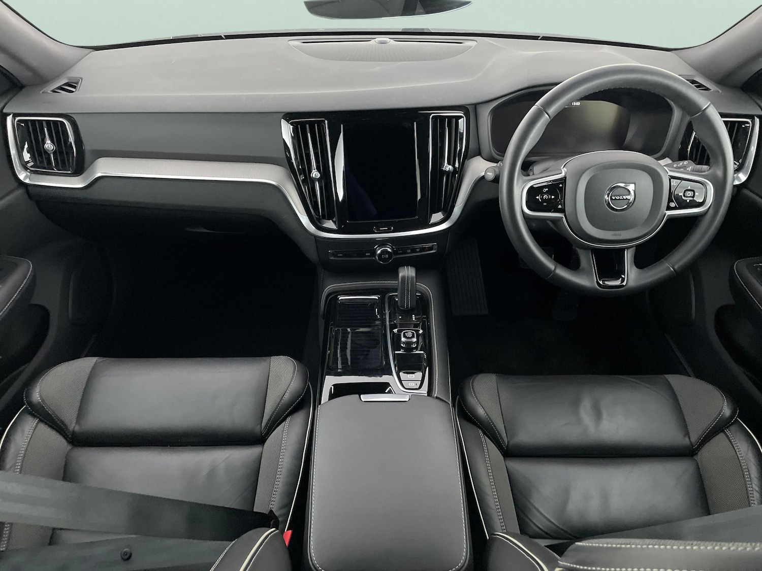 Used Volvo V60 2022 for sale - 76669384: Photo 7