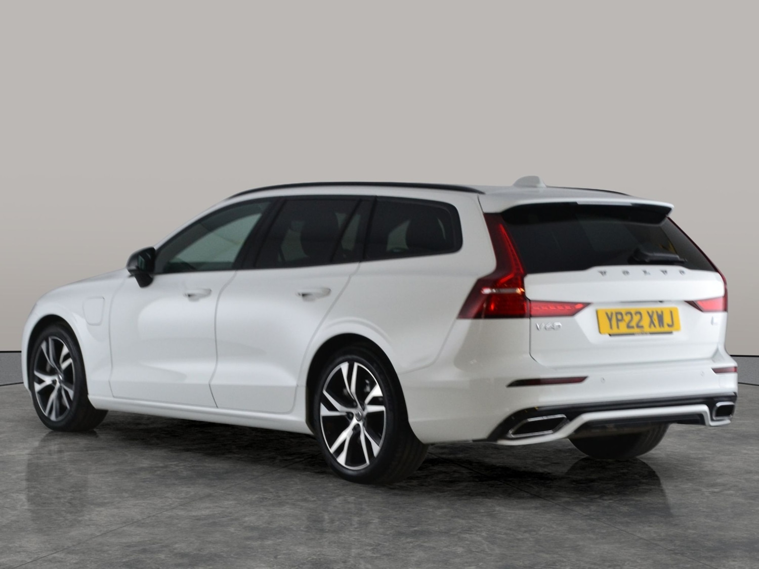 Used Volvo V60 2022 for sale - 76669384: Photo 8