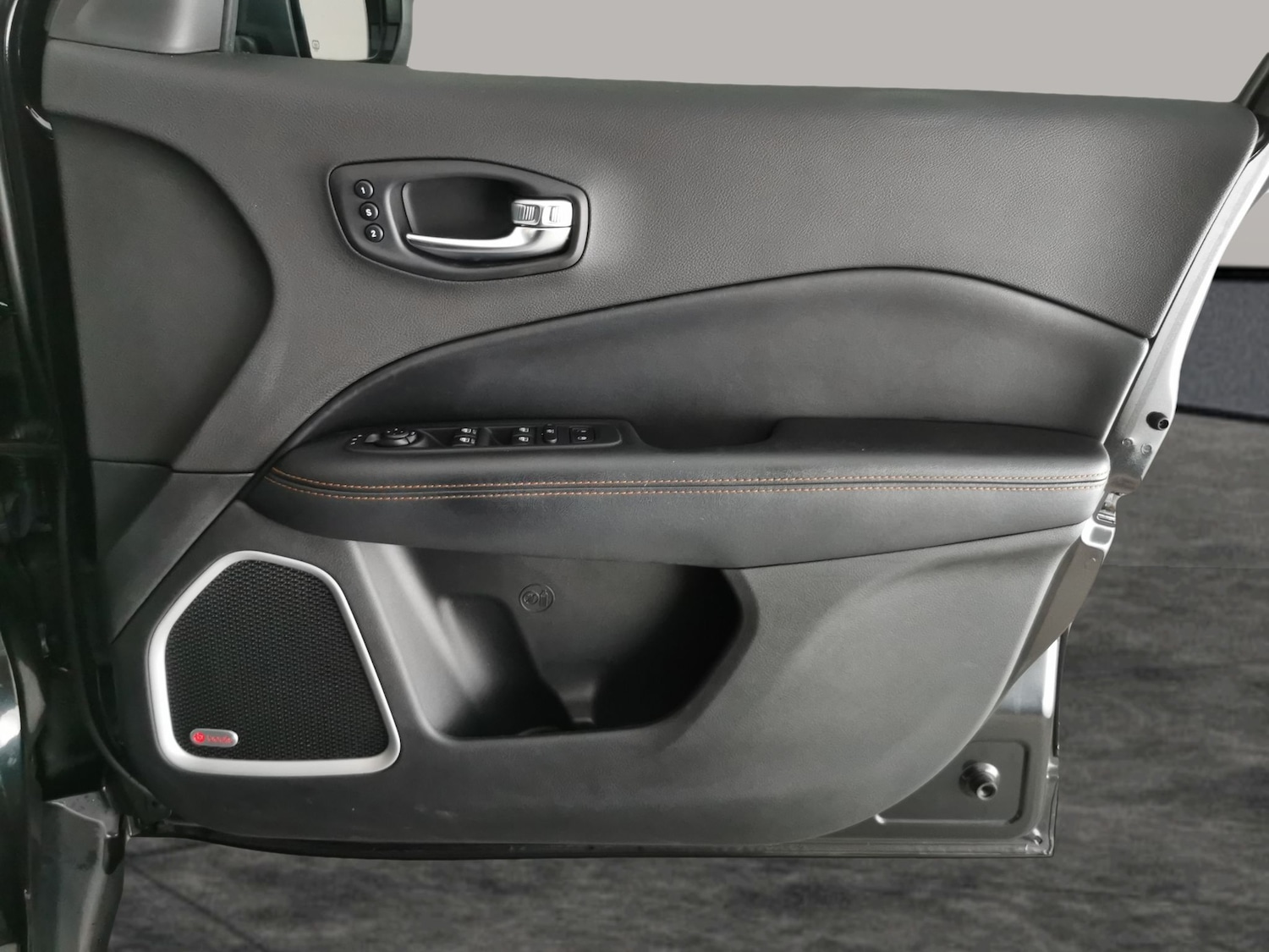 Used Jeep Compass 2020 for sale - 76400940: Photo 38