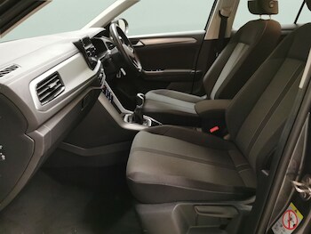 Used Volkswagen T-Roc 2023 for sale - 79400345: Photo