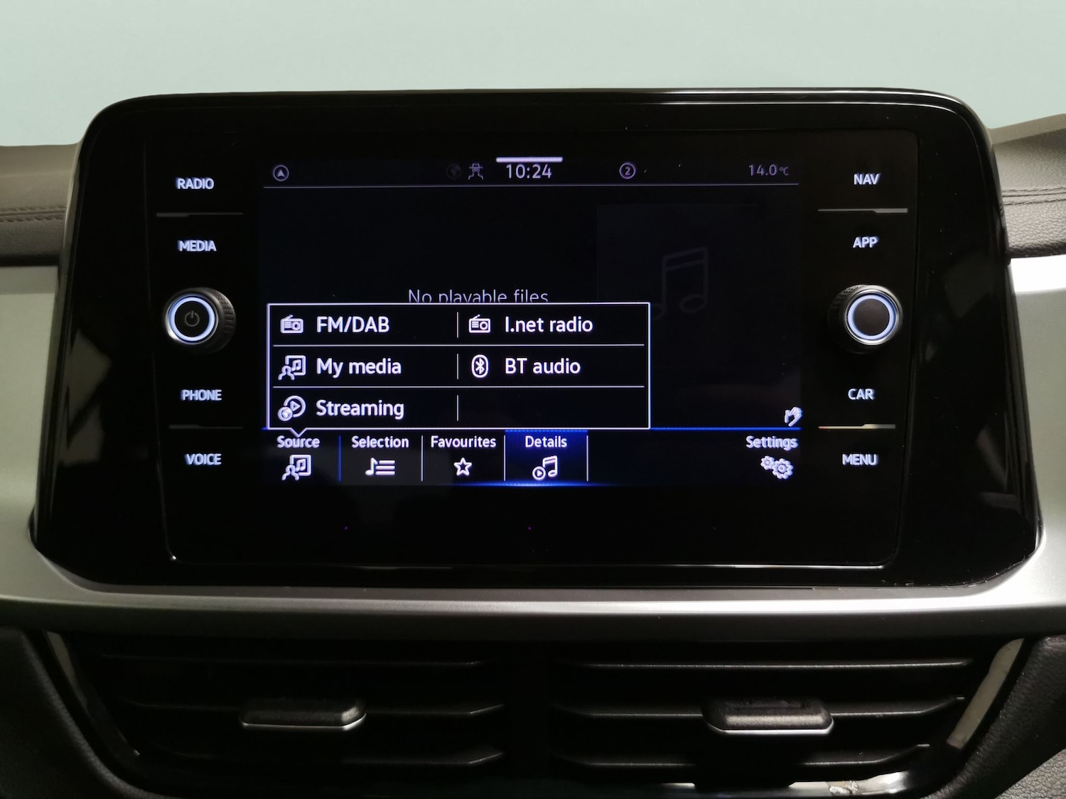 Used Volkswagen T-Roc 2023 for sale - 76668516: Photo 17