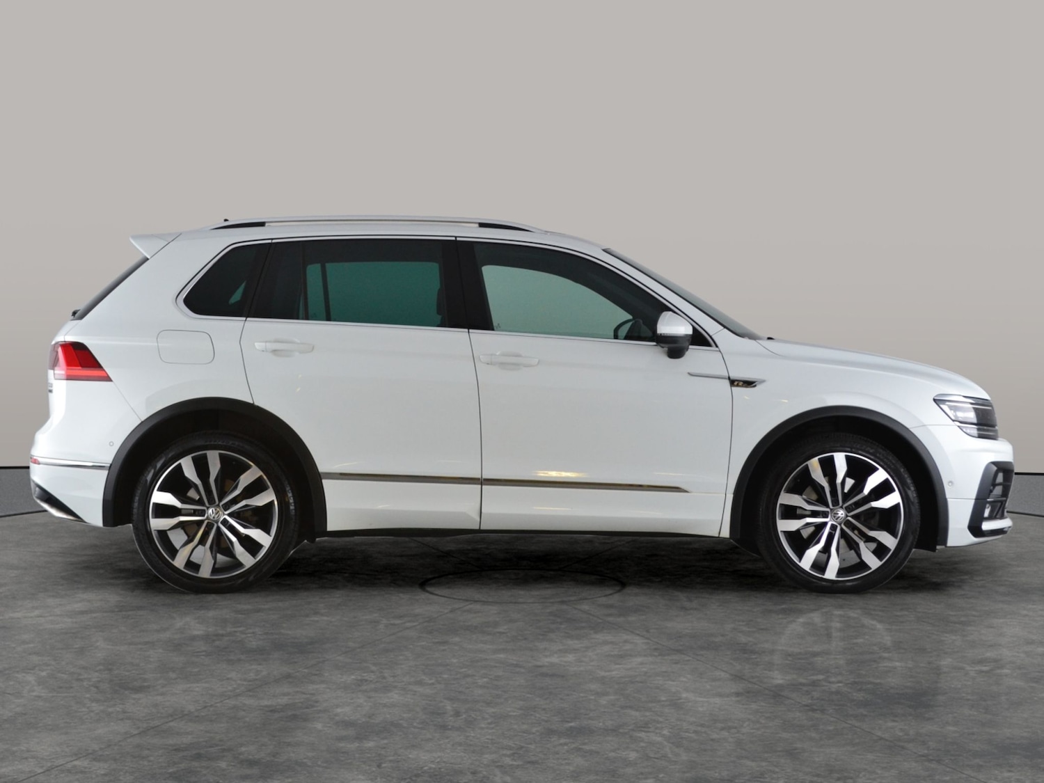 Used Volkswagen Tiguan 2017 for sale - 76356076: Photo 16