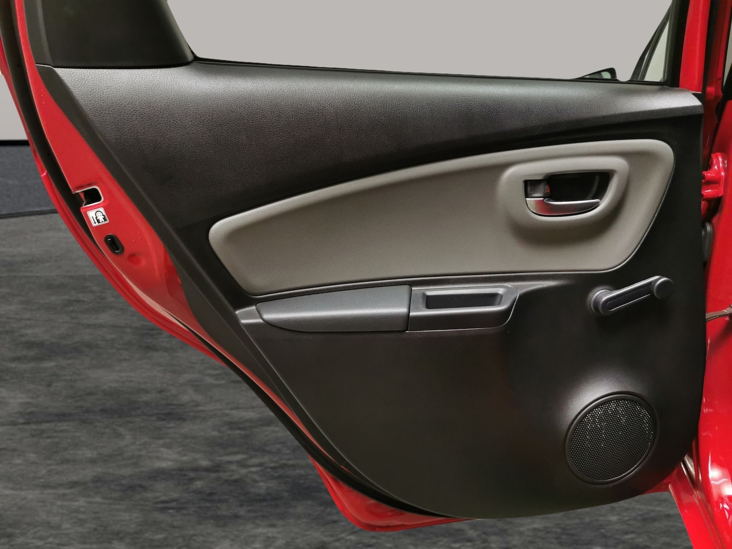 Used Toyota Yaris 2018 for sale - 76636242: Photo 23