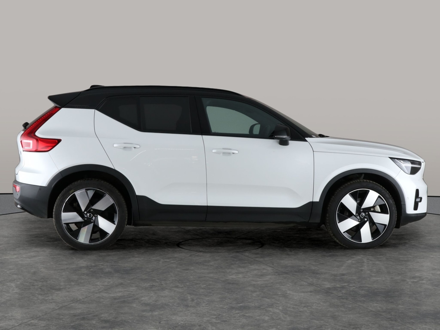 Used Volvo XC40 2022 for sale - 76773818: Photo 12